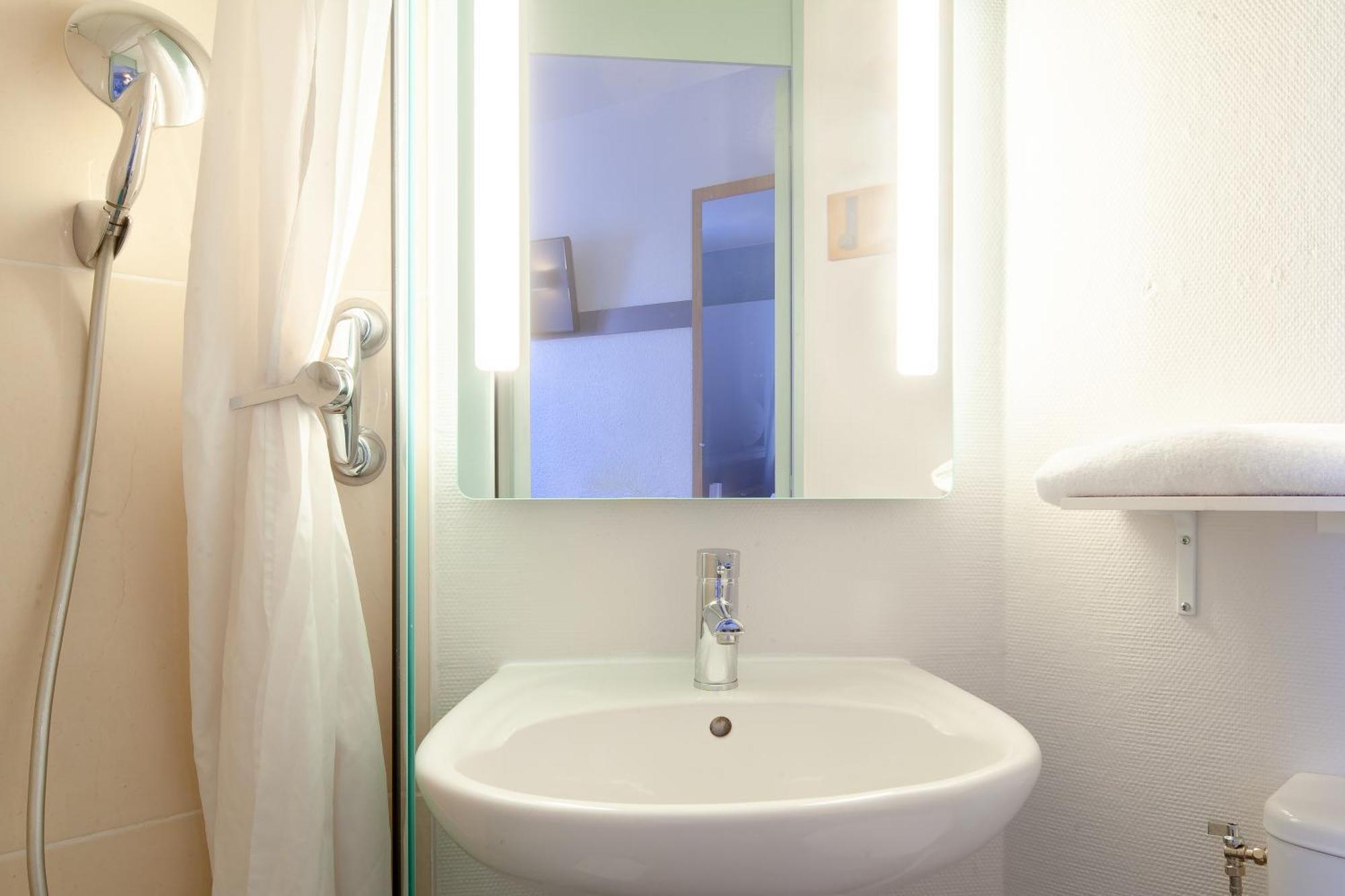 B&B Hotel Maurepas Εξωτερικό φωτογραφία