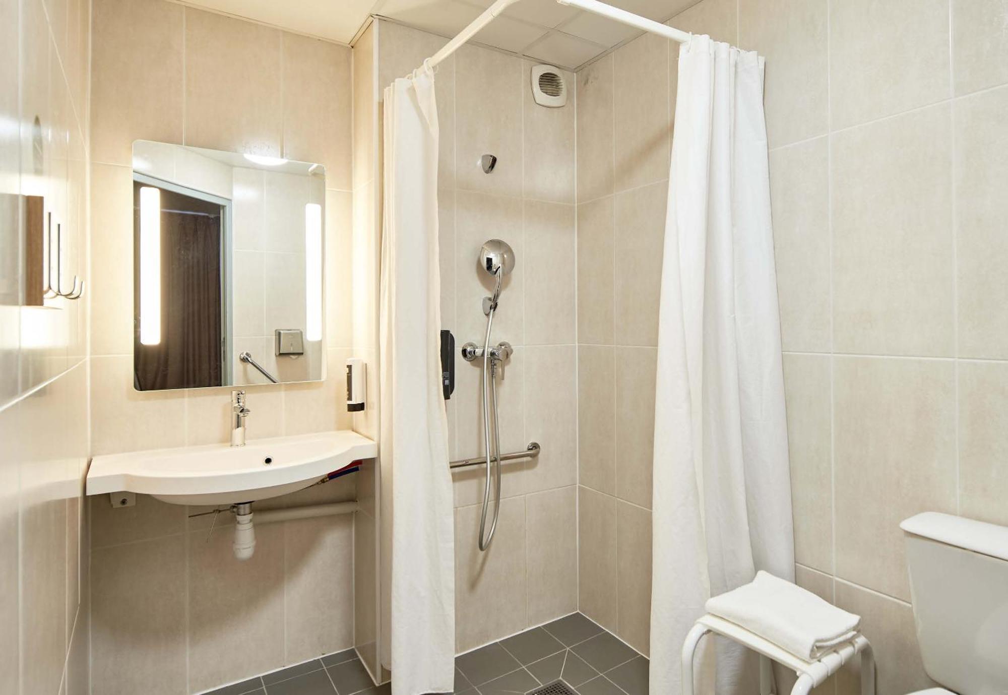 B&B Hotel Maurepas Εξωτερικό φωτογραφία