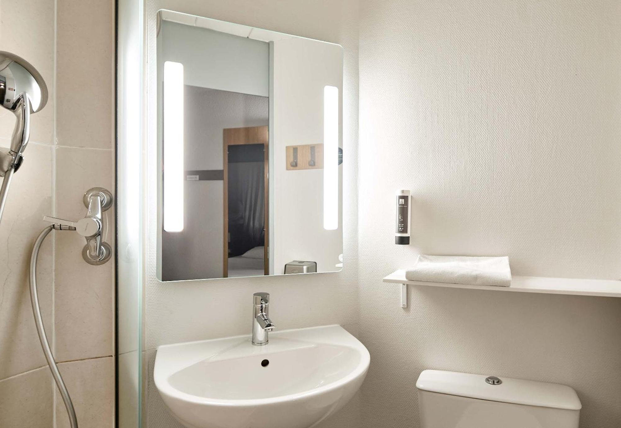 B&B Hotel Maurepas Εξωτερικό φωτογραφία