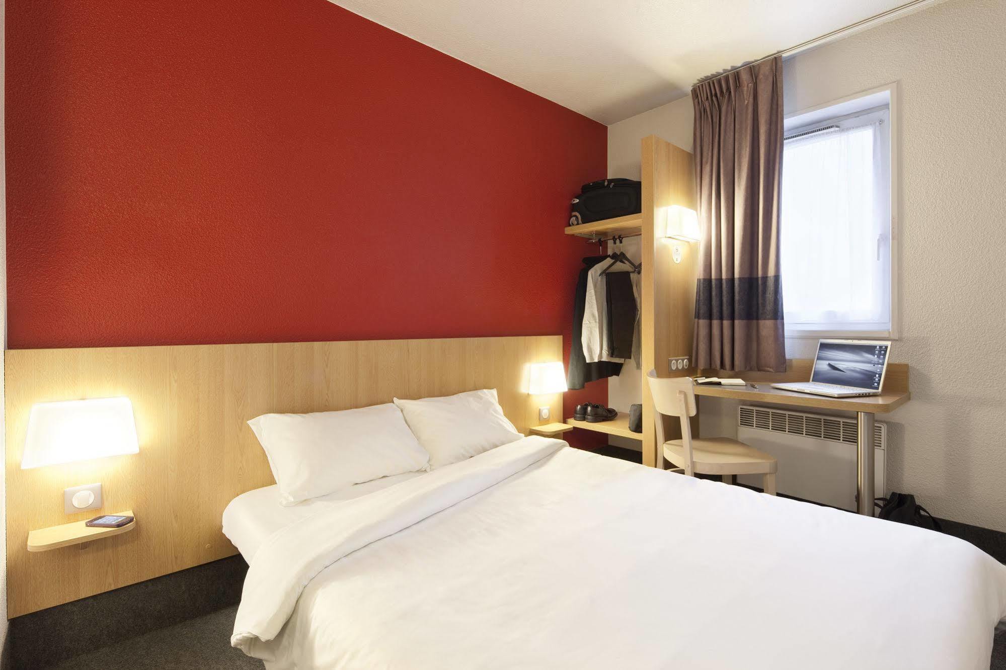 B&B Hotel Maurepas Εξωτερικό φωτογραφία